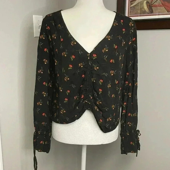 Urban Outfitters Tops - Urban Outfitters Deep V Cinched Floral Shirt Size XL Extra Large Boho Bohemian